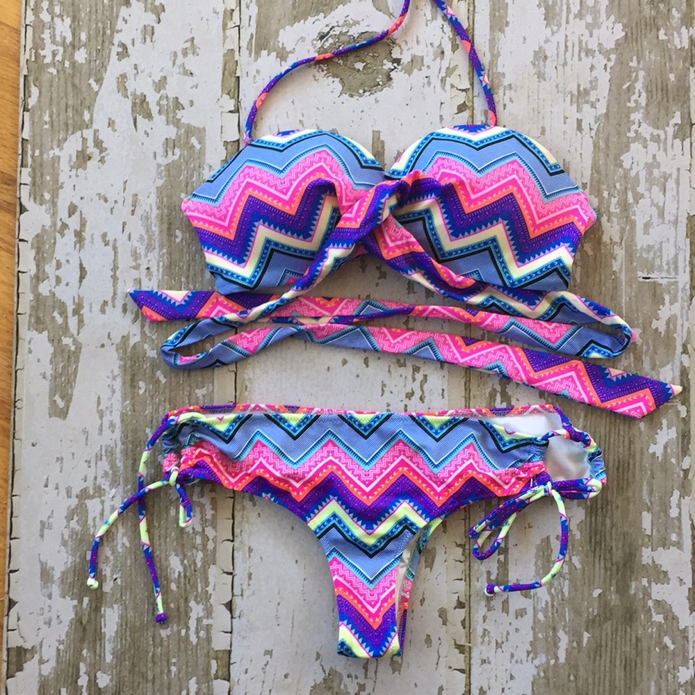 Victoria’s Secret PINK chevron Cheeky bikini small